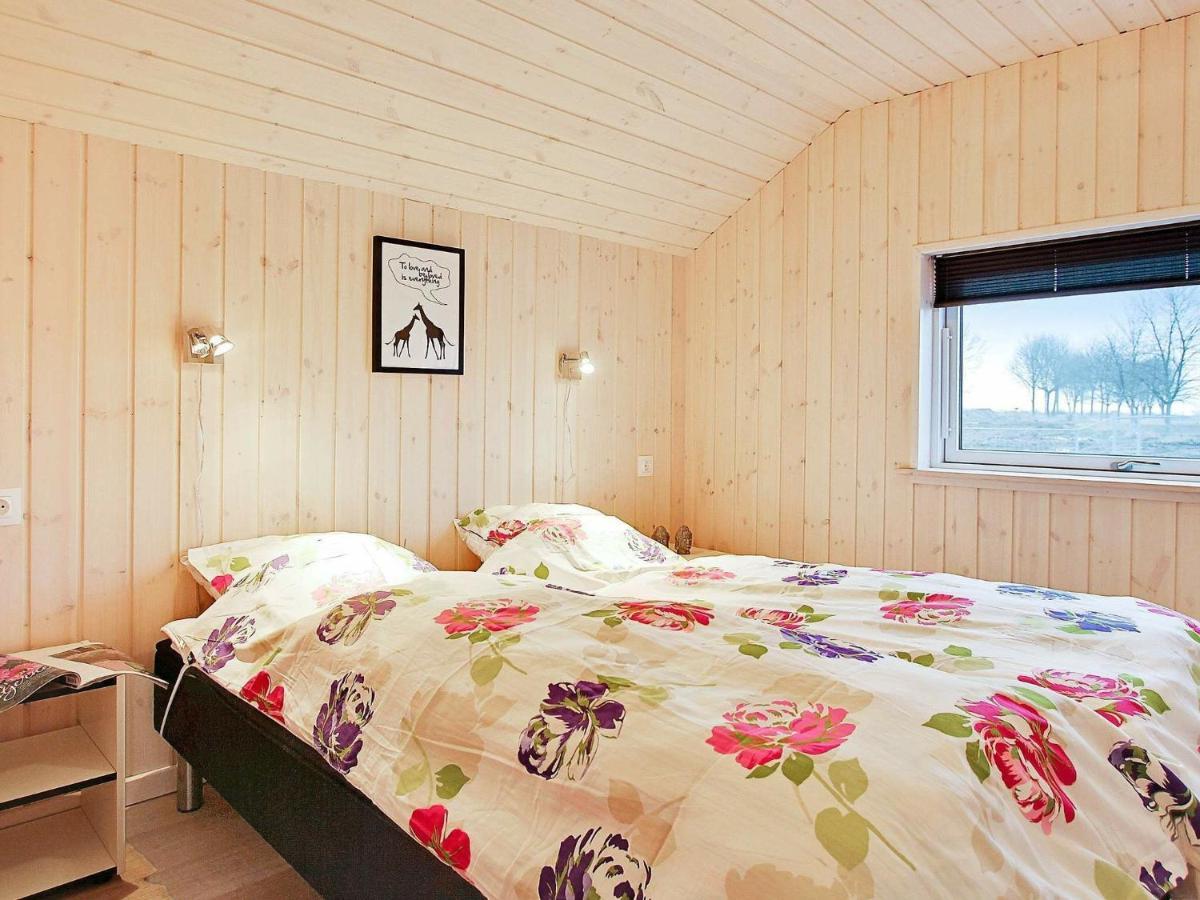 12 Person Holiday Home In Hasselberg คัพเพล์น ภายนอก รูปภาพ