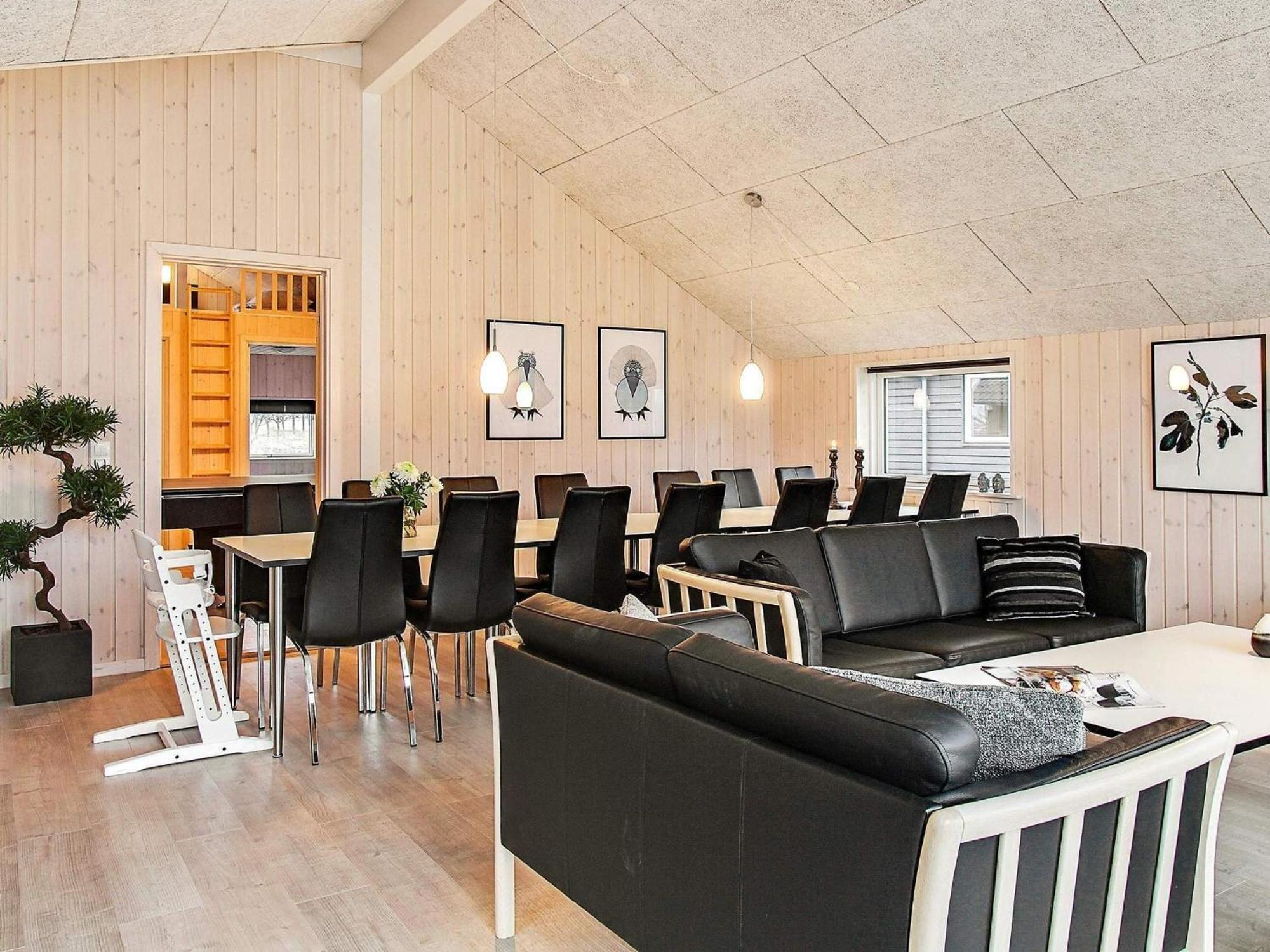 12 Person Holiday Home In Hasselberg คัพเพล์น ภายนอก รูปภาพ