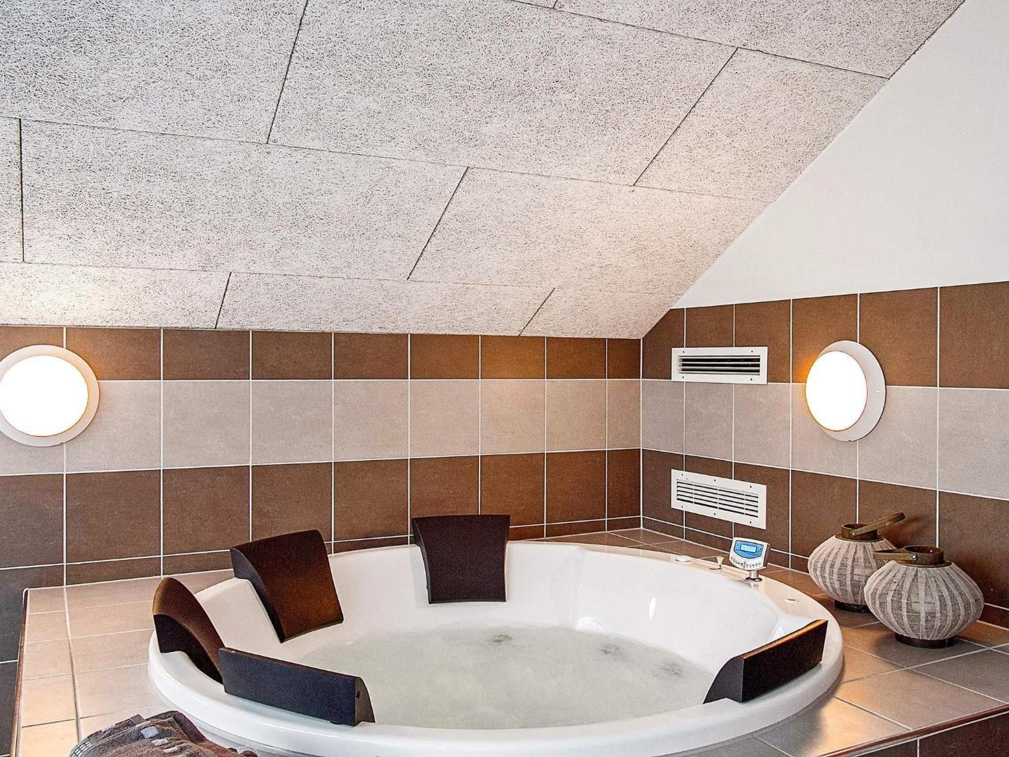 12 Person Holiday Home In Hasselberg คัพเพล์น ภายนอก รูปภาพ